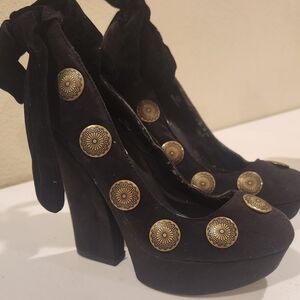 Kerol D. Milano Black Platform Heels with Gold Accents